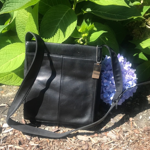 Nine West Handbags - Vintage Nine West Black Leather Shoulder Bag/Crossbody